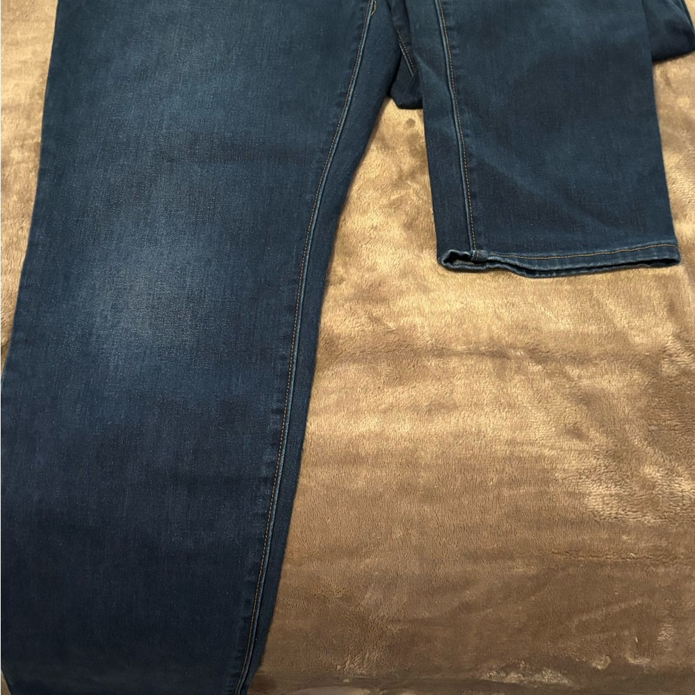 Old Navy Women’s Power Slim Straight Leg jeans